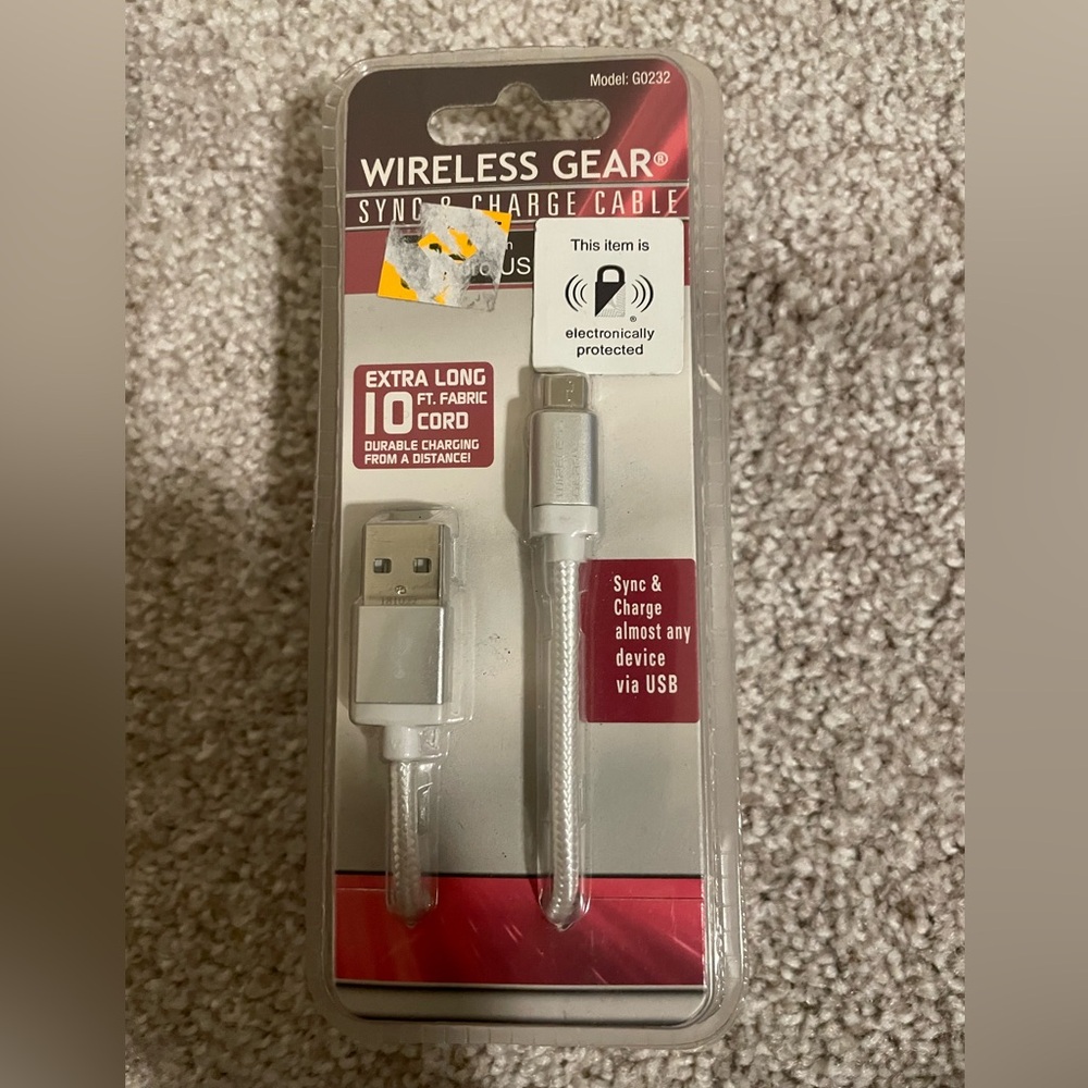 Wireless Gear 10 feet long sync & charging Cable Micro USB silver